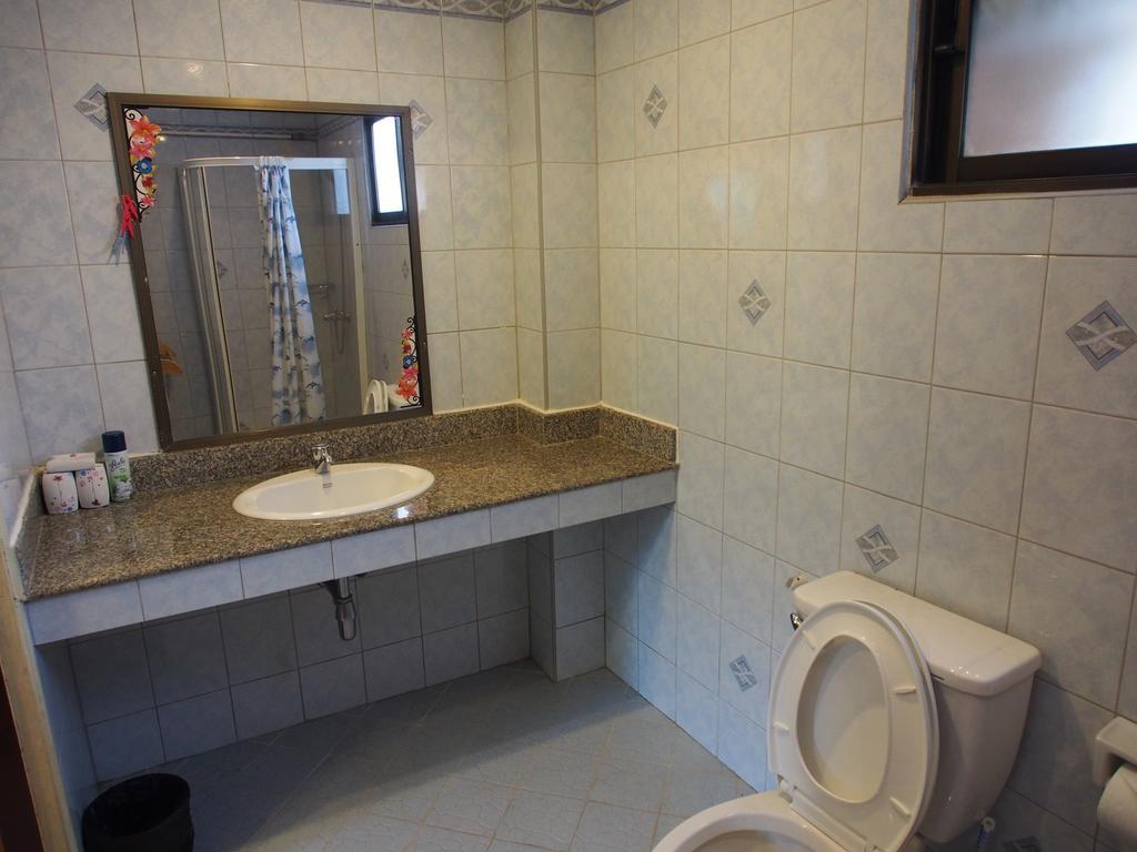 קטה ביץ' Waree'S Guesthouse מראה חיצוני תמונה