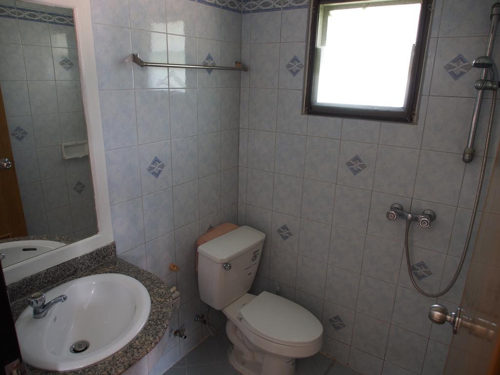 קטה ביץ' Waree'S Guesthouse מראה חיצוני תמונה