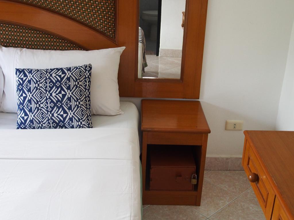 קטה ביץ' Waree'S Guesthouse מראה חיצוני תמונה