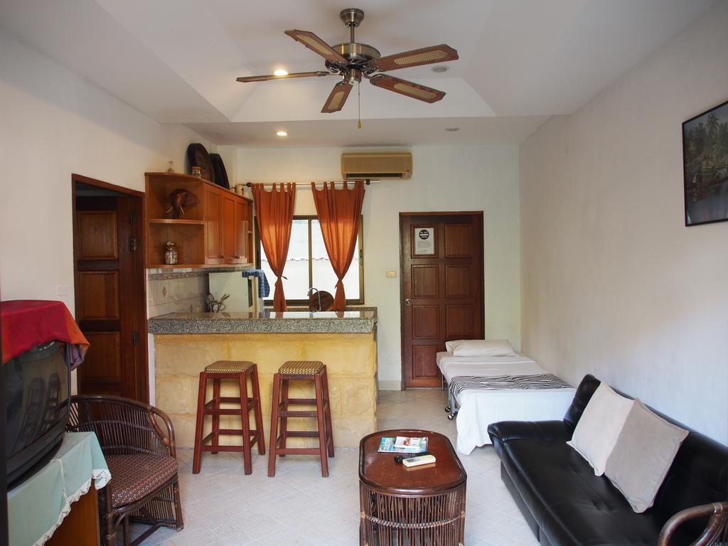 קטה ביץ' Waree'S Guesthouse מראה חיצוני תמונה