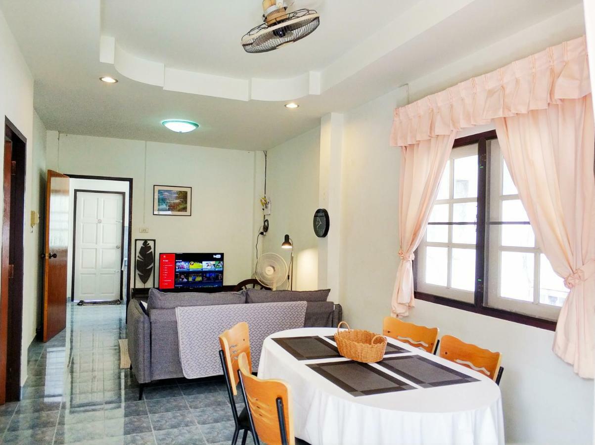 קטה ביץ' Waree'S Guesthouse מראה חיצוני תמונה